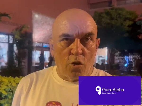 کراچی کا بے باک شہری: زخمی شاہین فورس کے اہلکاروں کی مدد