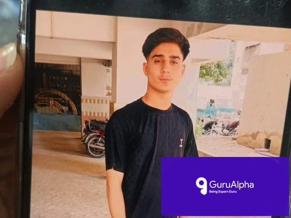 کراچی میں نوجوان کی موت کے بعد احتجاج، پولیس پر مددگاری کے الزامات