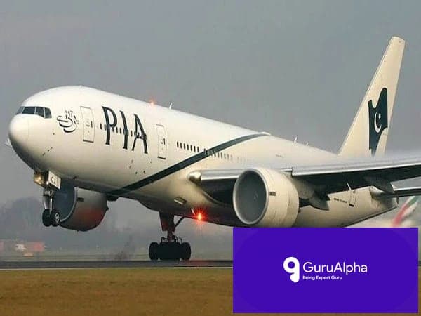 اسمگلنگ کے الزامات: پی آئی اے ایئر ہوسٹس سمیرا آفتاب کی برطرفی کا عمل شروع
