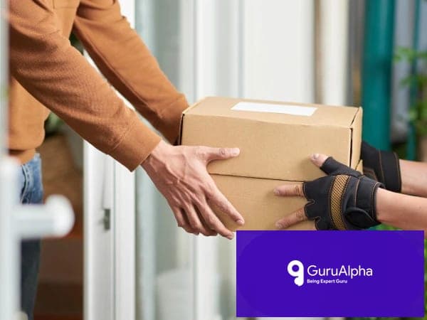 مہنگے پیٹرول نے پاکستان کی فوڈ ڈلیوری اور پارسل سروسز کی کمر توڑ دی