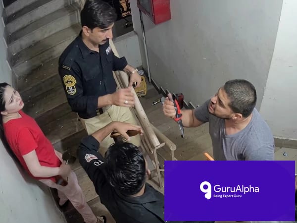 کراچی ڈی ایچ اے میں خواتین کے جھگڑے کی وائرل ویڈیو اور ایف آئی آر پر ڈی آئی جی ساؤتھ کی انکوائری