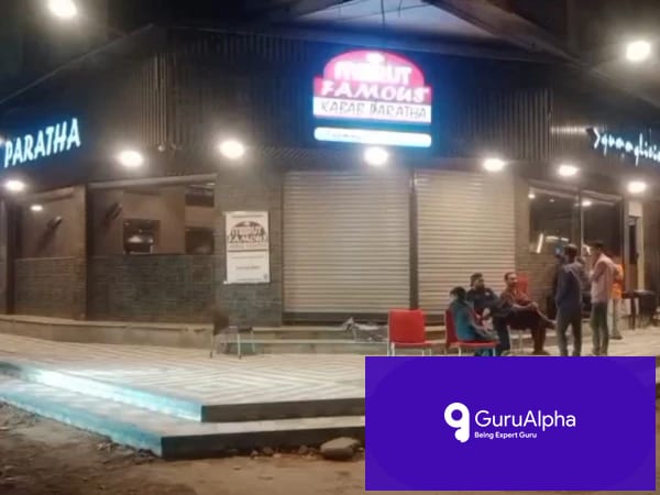 کراچی میں ریسٹورینٹ پر اندھا دھند فائرنگ: ڈکیتی یا بھتہ خوری؟ سی سی ٹی وی فوٹیج اور کارتوس کا میگزین پولیس کے ہاتھ لگ گیا